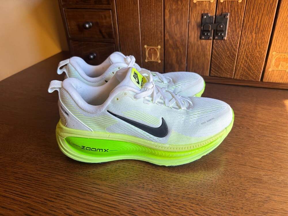 Nike Vomero 18 White Electric Green Volt Running Shoes-6 - Picture 3 of 12